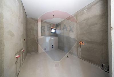 Casă cu 7 camere cu Teren 491 Mp în Exterior Nord - 17