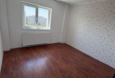 Apartament cu 2 camere semidecomandat în Rahova