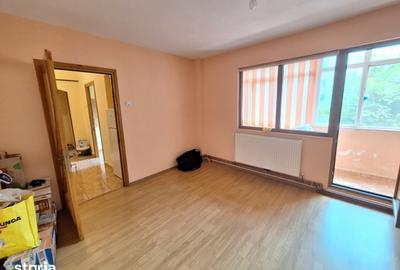 Apartament cu 3 camere semidecomandat în Letea - 8