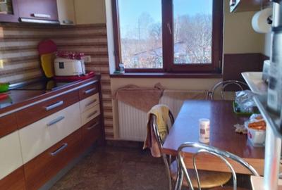 Casă cu 4 camere cu Teren 950 Mp în Central - 8