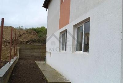 Apartament cu 4 camere în Bârnova