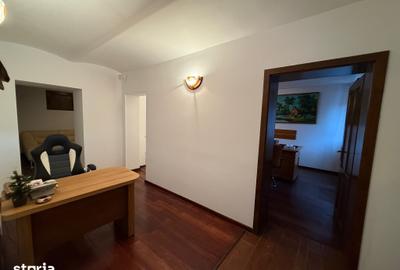 Spațiu comercial, de 90 mp, în Central