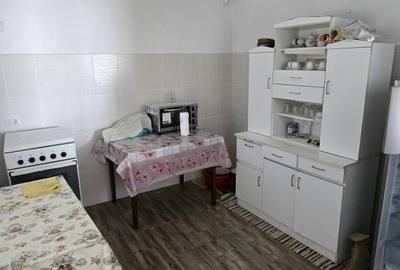 Casă cu 4 camere cu Teren 2500 Mp în Mărgineni