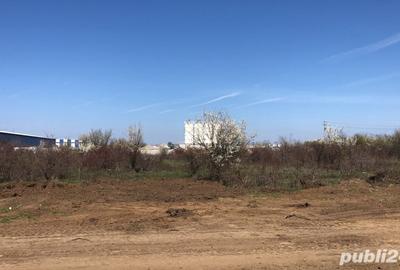 Teren de 5700 mp, în Central