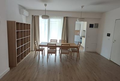 Apartament cu 4 camere semidecomandat în Armeneasca