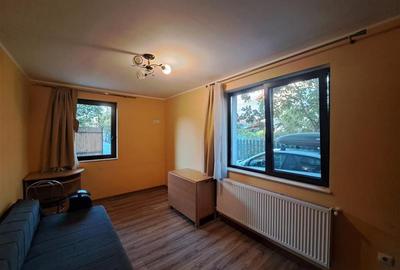 Apartament cu 2 camere decomandat, mobilat în Bulgaria