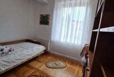 Apartament cu 4 camere decomandat în Central - 3