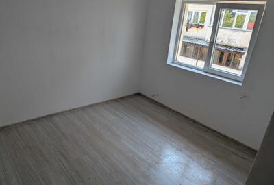 Apartament cu 2 camere decomandat în Stoina - 1