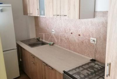 Apartament cu 2 camere semidecomandat, mobilat în Florești
