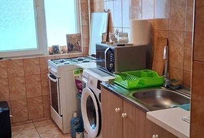 Apartament semidecomandat în Berceni
