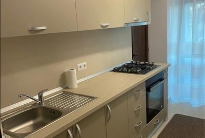 Apartament cu 4 camere decomandat în Central - 2