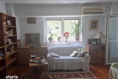 Apartament cu 3 camere decomandat în Centrul Civic