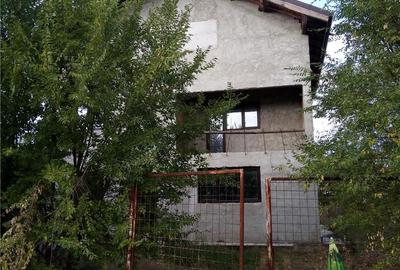 Casă cu 3 camere cu Teren 1886 Mp în Titan - 2