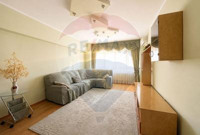 Apartament cu 3 camere decomandat, mobilat în Ultracentral