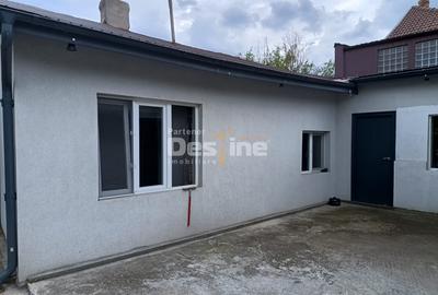 Casă individuală cu 3 camere cu Canalizare în 16 Februarie - 2