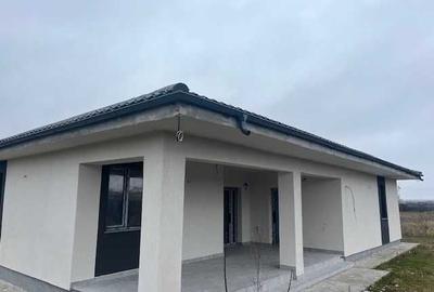 Casă cu 4 camere în Vânători - 3