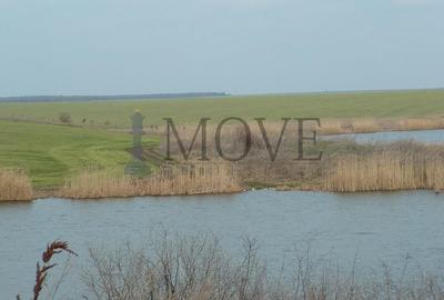 Teren agricol extravilan de 220000 mp, în Est - 16