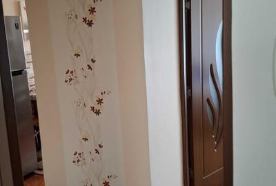 Apartament cu 2 camere decomandat în Livezeni