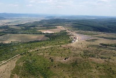 Teren de 521000 mp, în Periferie