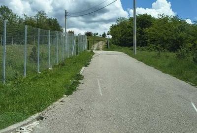 Teren de 1400 mp, în Central - 4