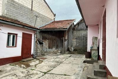 Casă cu 4 camere în Central - 2