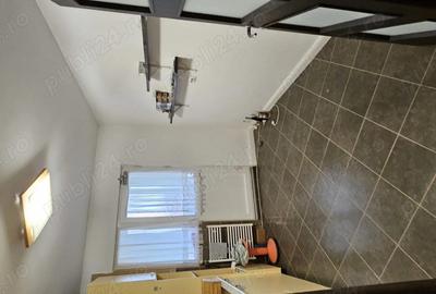 Ap 4 cam modificat in 3, Bl Basarabia, Stadionul Grand Arena, etaj 7 8 bloc 1982 - 5