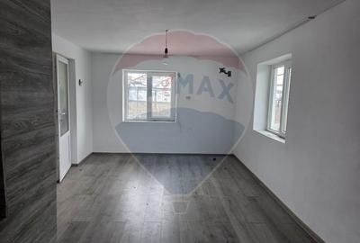 De vanzare casa taranesca Balusesti jud. Neamt - 3