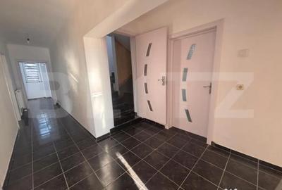 Casă cu 3 camere cu Teren 1000 Mp în Central - 11