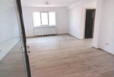 Casă cu 4 camere cu Teren 380 Mp în Domnești - 2