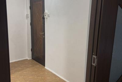 Apartament cu 2 camere semidecomandat în Brazda lui Novac