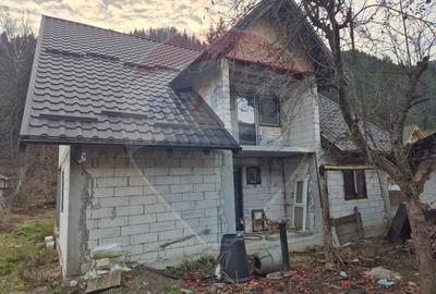 Casă individuală cu 5 camere cu Teren 1782 Mp în Cazaci - 2