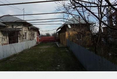 Casă cu 5 camere cu Teren 4000 Mp în Central - 1