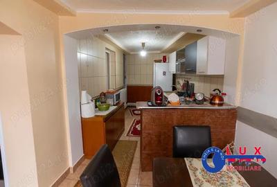 ID 6684 Casa de vanzare pe strada PRISLAV - 2