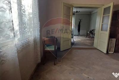 Casă cu 4 camere cu Teren 720 Mp în Central - 11