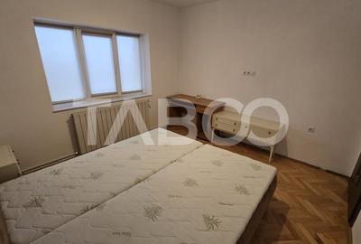 Apartament de inchiriat Central 3 camere balcon etaj intermediar - 12
