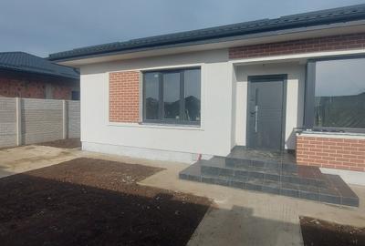 Casă individuală cu 4 camere cu Canalizare în Dragomirești-Deal - 5