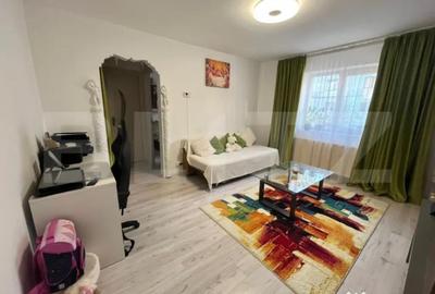 Apartament cu 2 camere semidecomandat în Micro 6