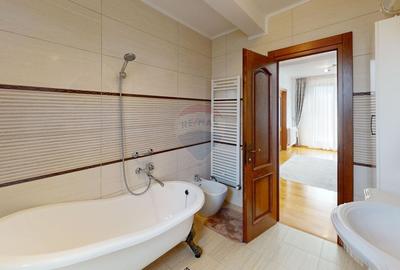 Casa / Vila de Lux cu 5 camere de vanzare - 8