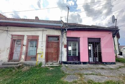 Casa de vanzare - zona Centrala din Ocna Mures - 2