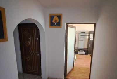 Vand apartament 3 camere decomandat - 2