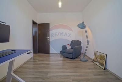 Apartament spatios, terasa proprie, Tractorul, Brasov Apartament spatios, terasa proprie, Tractorul, Brasov - 18