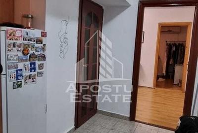 Apartament cu 3 camere semidecomandat, mobilat în Girocului - 5