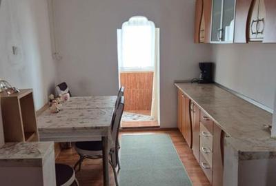 Apartament cu 2 camere în 9 Mai - 2