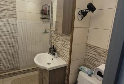 Apartament cu trei camere, zona Cri?an, etajul 1 - 9