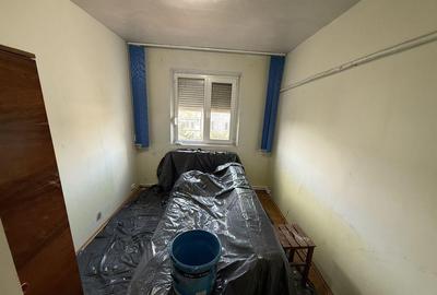 Apartament cu 3 camere semidecomandat în Km 4 - 3