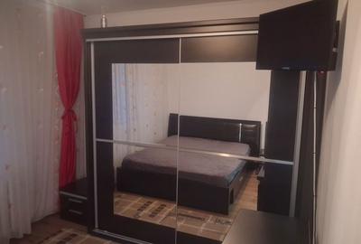 Apartament cu 3 camere semidecomandat în Central - 2