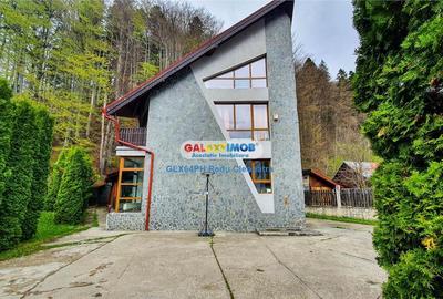Vanzare vila 6 camere cu piscina interioara, Predeal