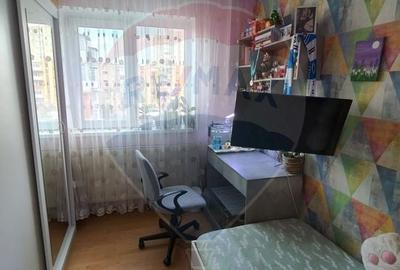 Apartament cu 3 camere semidecomandat, mobilat în Craiovița Nouă - 5