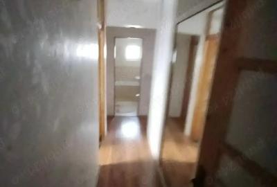 De vanzare apartament 3 camere situat in municipiul Campulung Muscel - 2