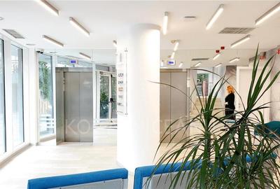Spațiu comercial, de 386.4 mp, în Centrul Civic - 1